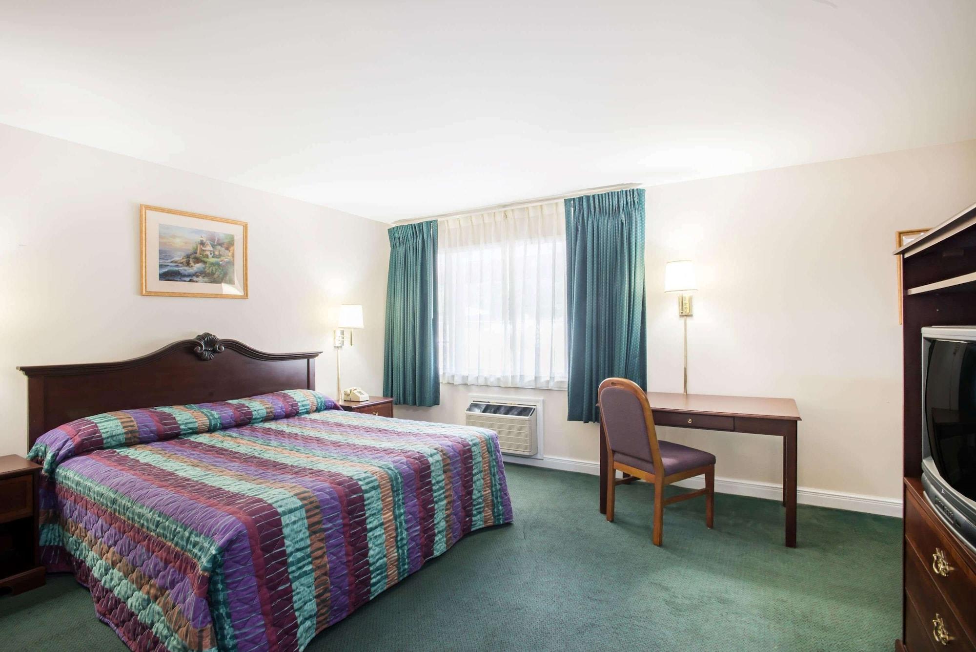 Travelodge by Wyndham Lake George NY Eksteriør billede
